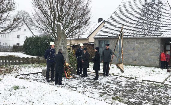 Gedenkfeier zum Volkstrauertag 2017 in Gundlitz